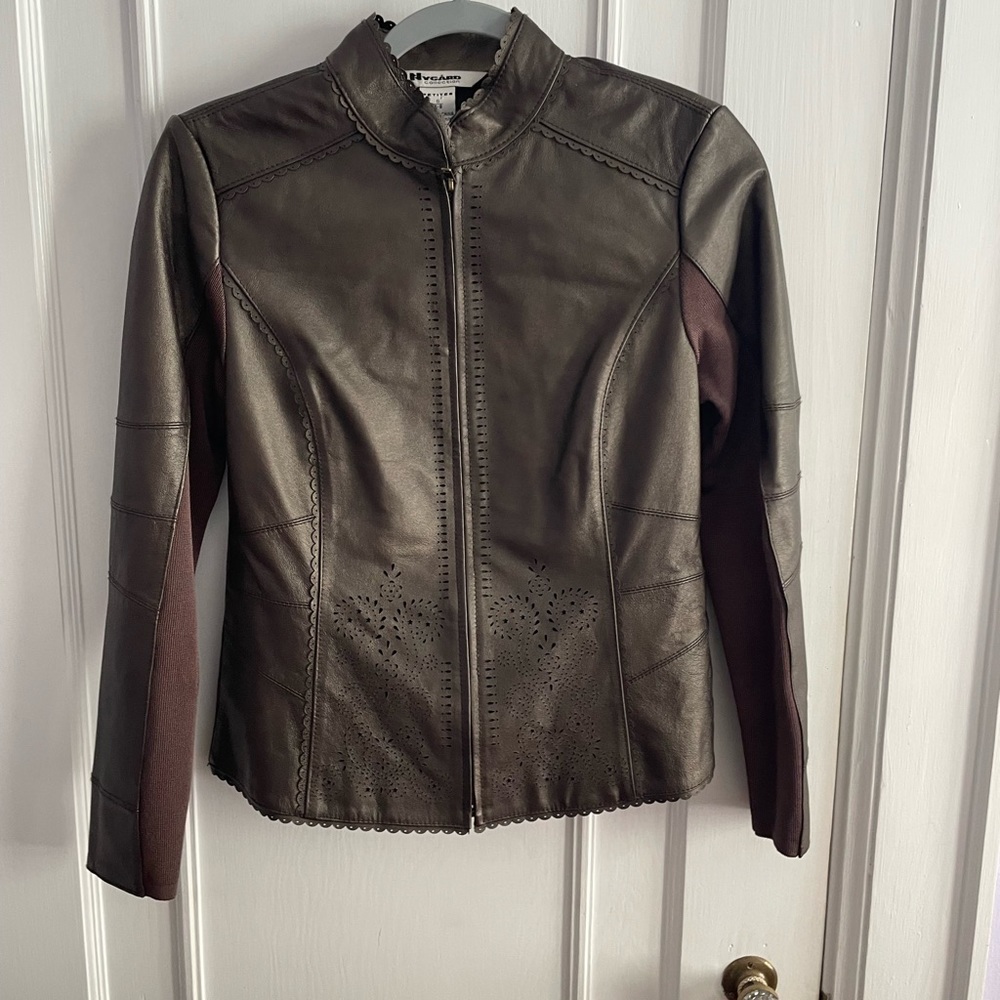 Hygard Collection Brown. S/P. Great Condition! Great Style!